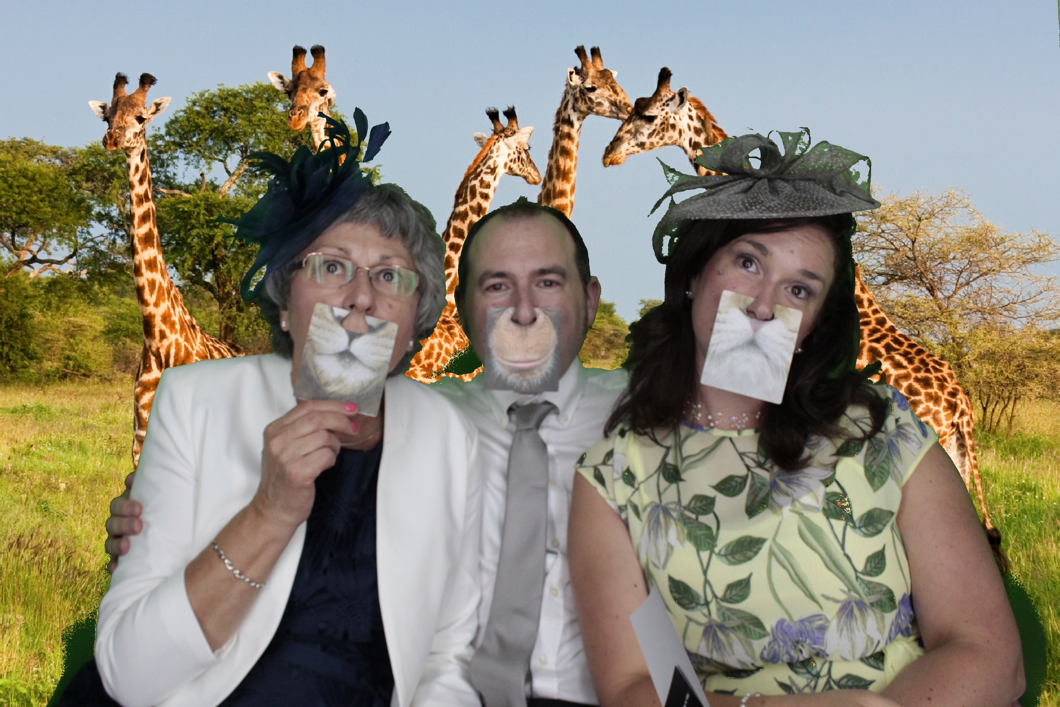 Mr & Mrs Bowles | View more photos from the event at gallery.myphotoboothexperience.co.uk/u/MyPhotoBoothExperienceLtd/Mr-Mrs-Bowles